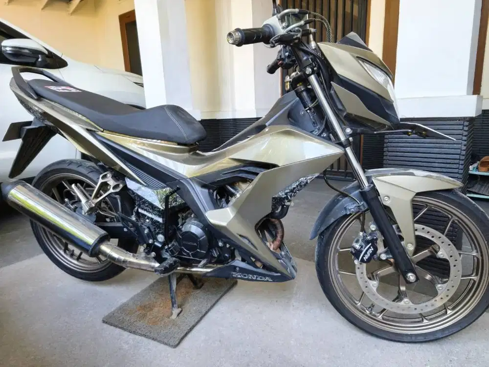 Honda Sonic 150 CC Tahun 2015