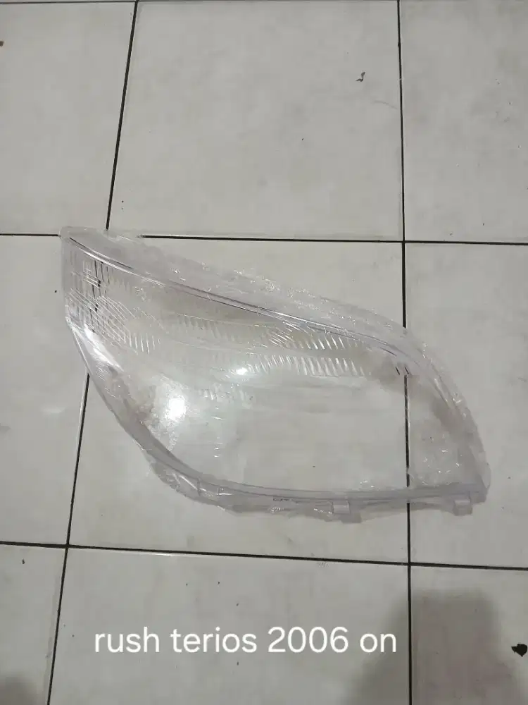 Mika lampu stop rush terios