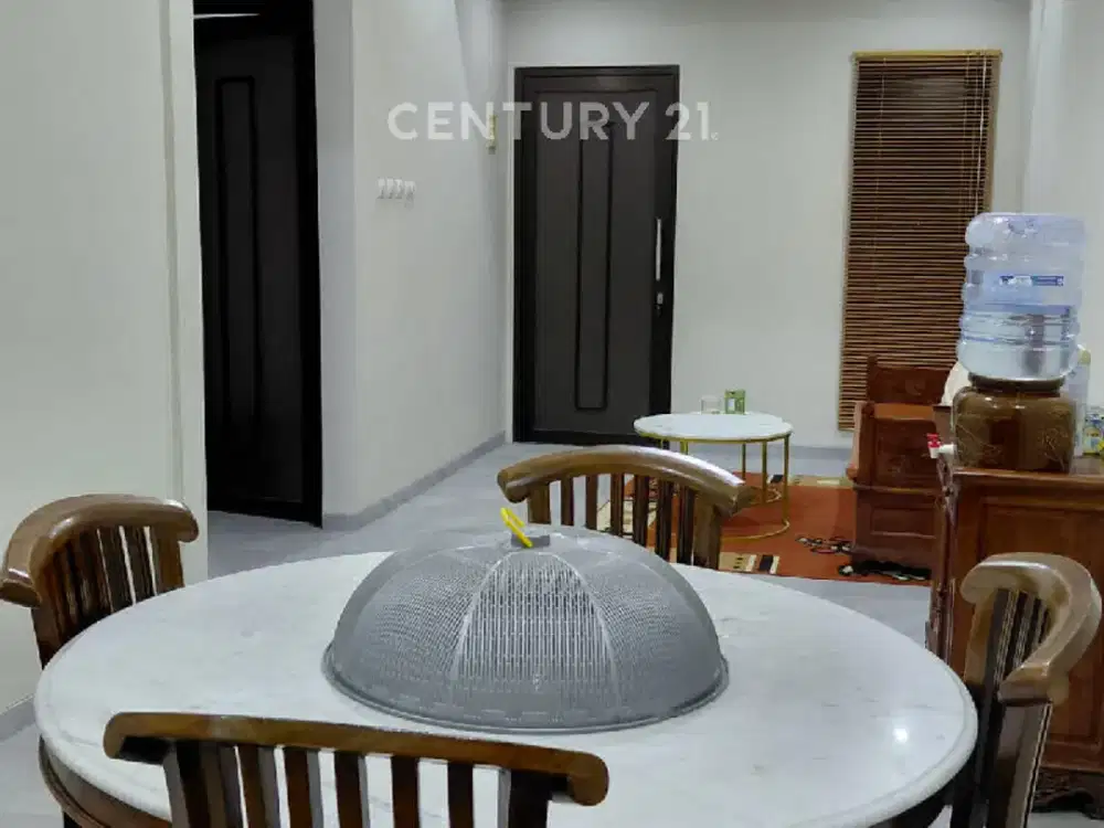 Rumah Furnished, ,baru Renovasi,  Dekat Ke Sekolah, Ruko