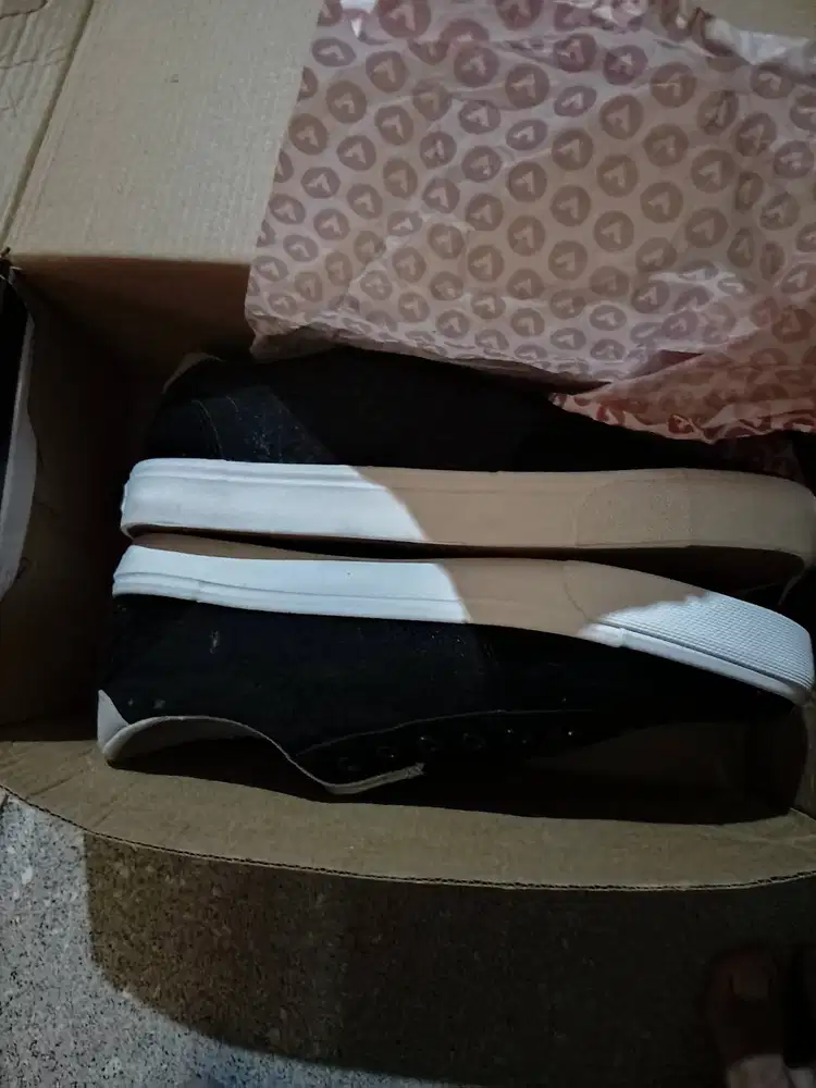 Sepatu hitam airwalk TYRONE