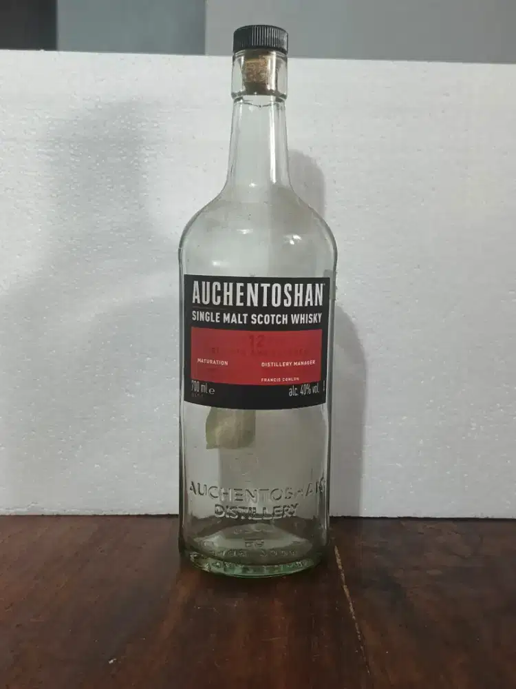 boto bekas minuman untuk pajangan