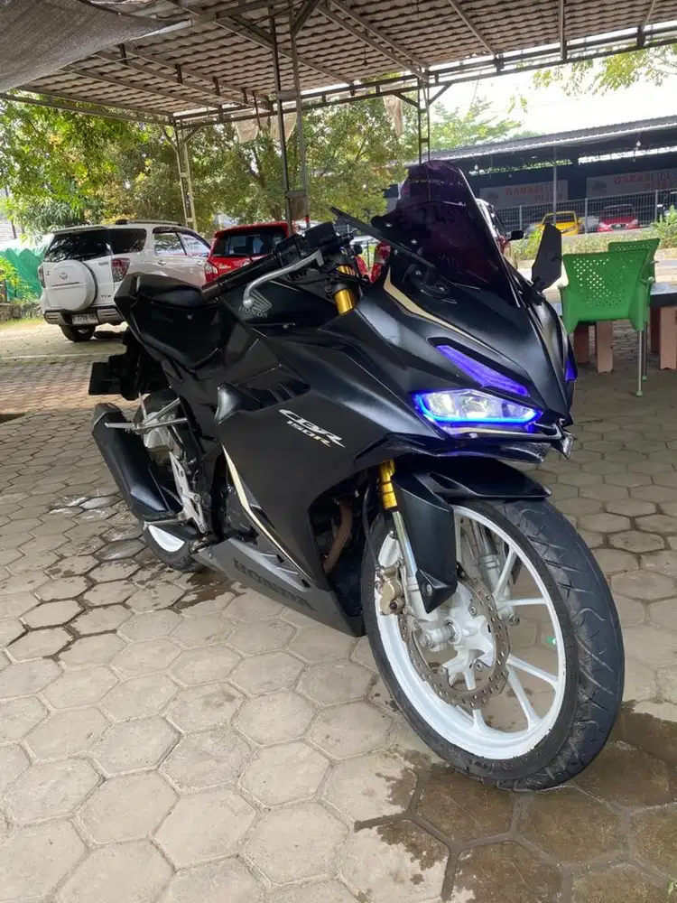 HONDA CBR 150R 2023