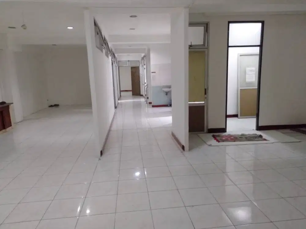 Disewakan Ruko Area Surya Sumantri Bandung Lokasi Strategis