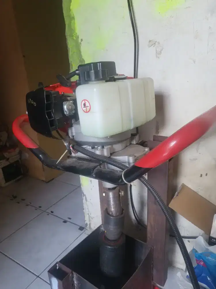 Mesin cros bor tanah