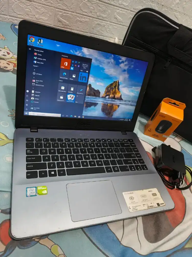 Laptop Asus X442U . Core i5 gen 8 . Ram 8 gb/SSD 256GB + Nvidia 2gb