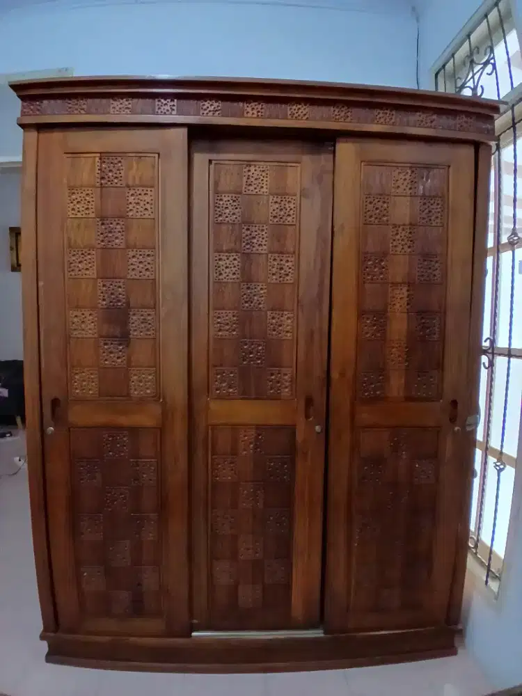 LEMARI JATI 3 PINTU