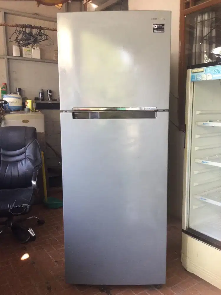 Kulkas 2 pintu Jumbo merk SAMSUNG