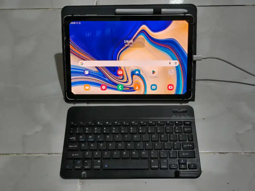 Jual tablet Samsung S4