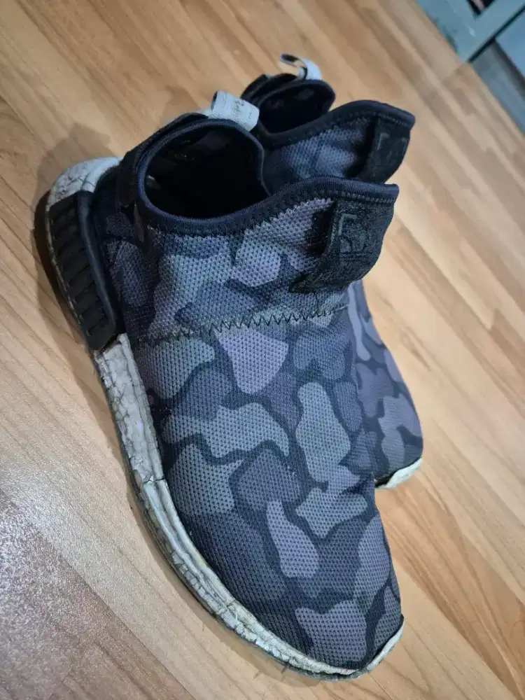 Sepatu jogging jalan
