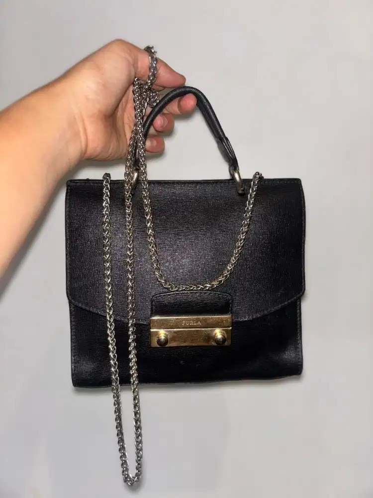 Tas Hitam Furla