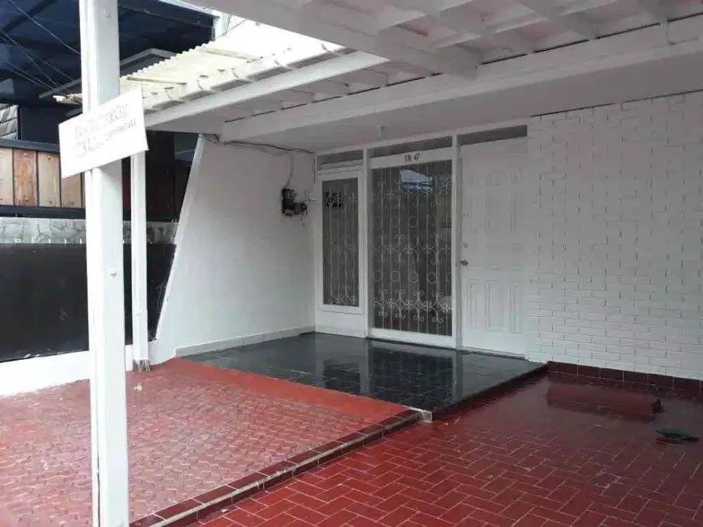 Rumah Dijual di Lingkungan Nyaman Pondok Indah