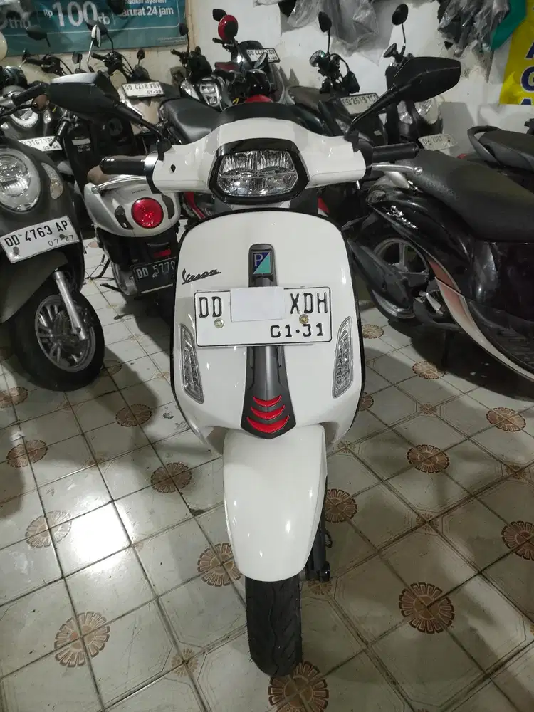 Vespa Sprint Abs 2025 pemakaian 2026 putih