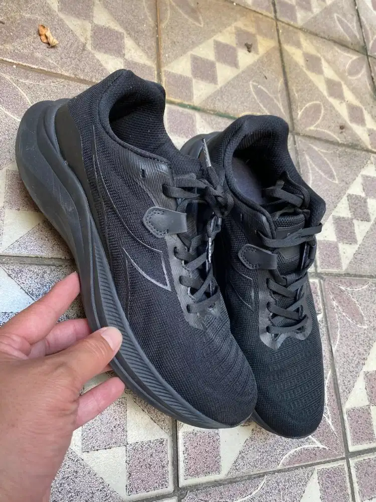 Diadora Hitam size 44
