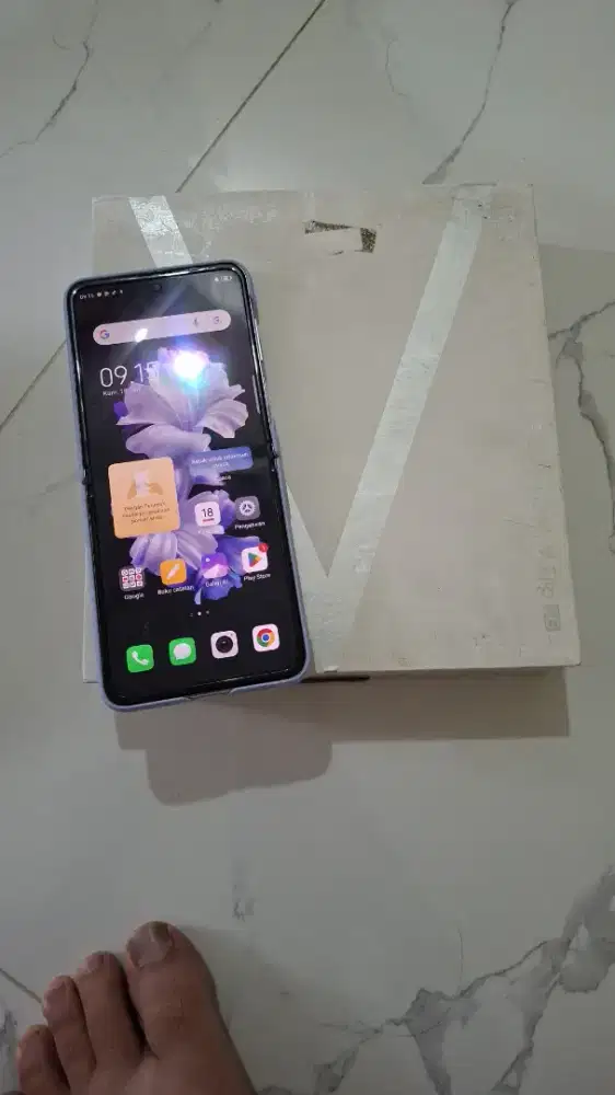 Tecno phantom flip 5g