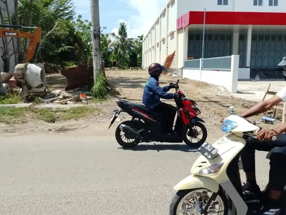 Tanah 1.028 Meter Jl Diponegoro  Mamuju Poros Jalan Cocok Bangun Ruko Cocok Bangun Kantor Turun  Jadi Rp. 4,2 JUTA Permeter