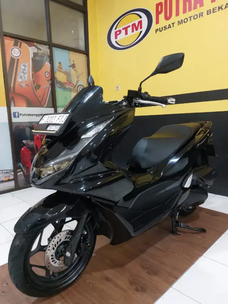 Honda pcx 160cbs km 600 perak