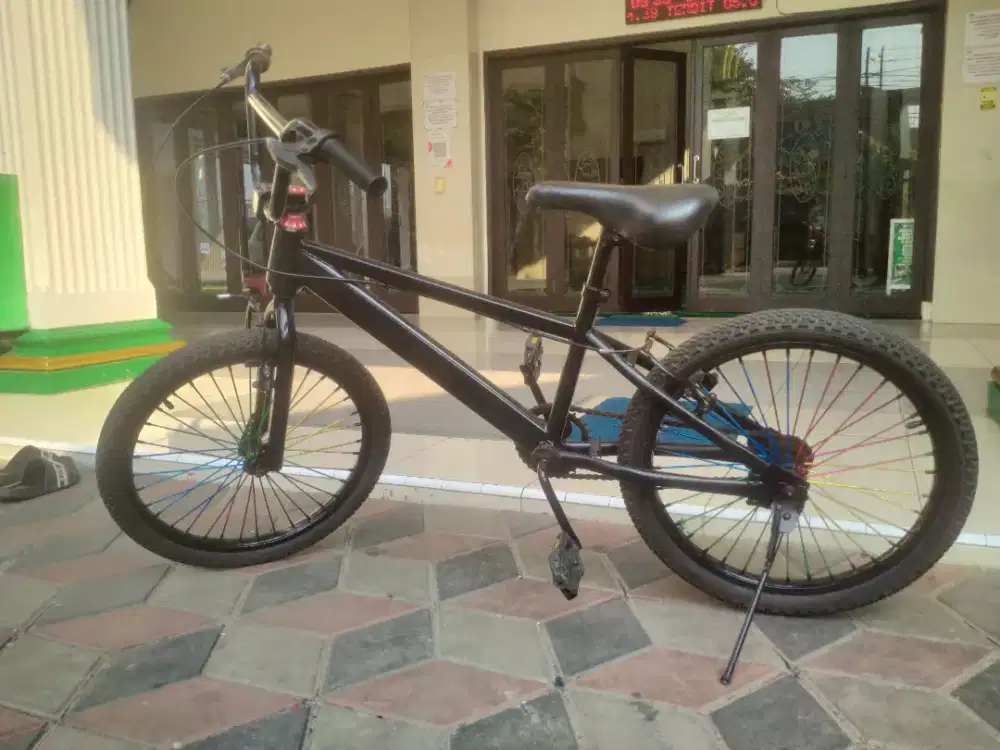 Sepeda BMX Evergreen UK 20