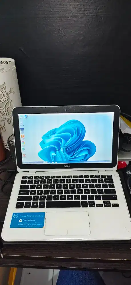 Dell Inspiron P24T 11inch