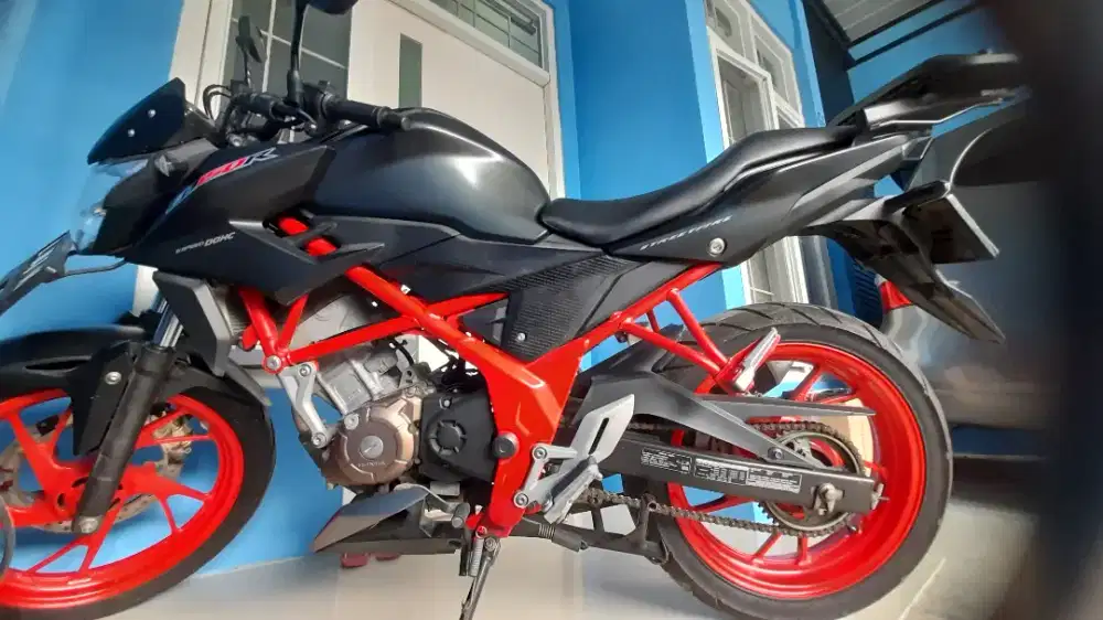 Low KM Black Raptor Honda CB150R Streetfire 2016
