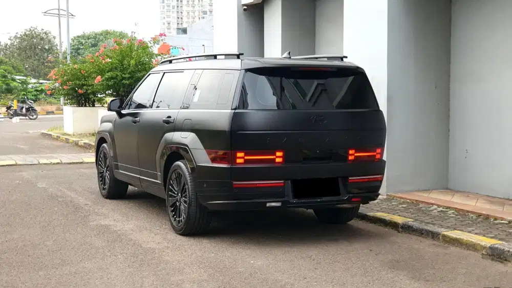Km 12rb hyundai santafe santa fe calligraphy hybrid 2024 hitam