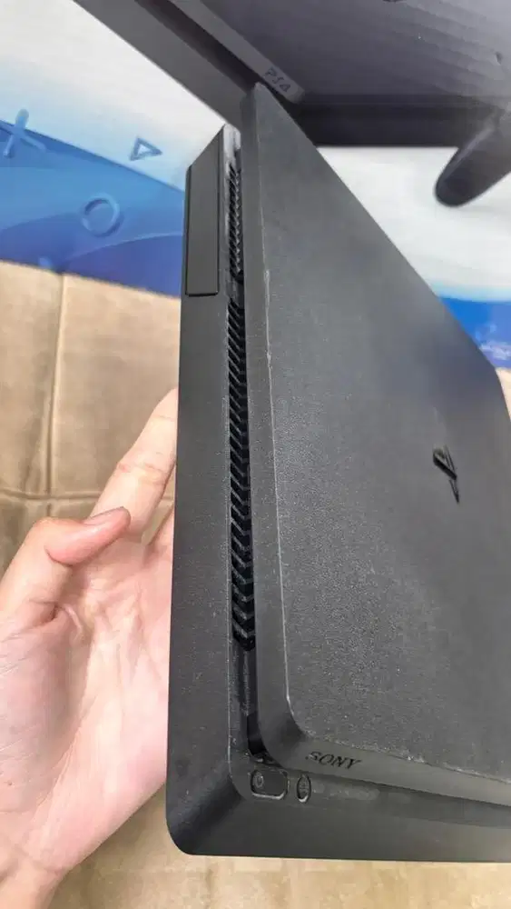 PS 4 + 1 Stik Only