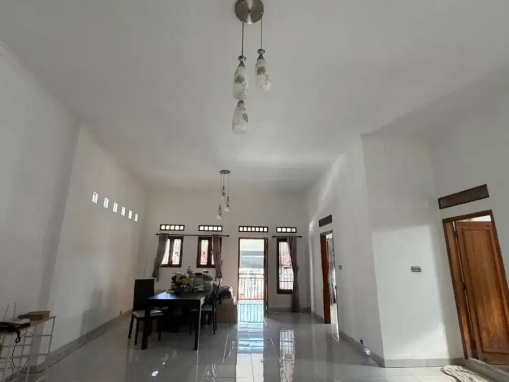 Rumah 2 Lantai Luas 153 m2 di Sariwangi Residence Dekat ke Kampus Polban Ref.05615