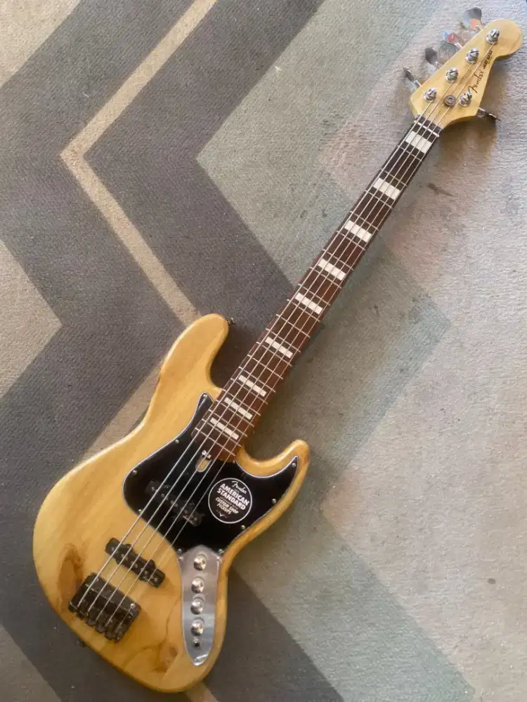 Bass fender jazz 5string aktif replika