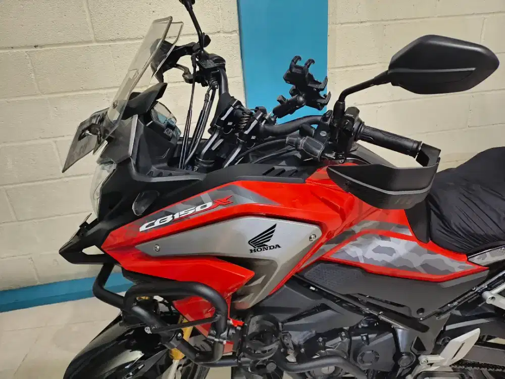 Motor Honda CB150X Tahun 2022 Warna Merah