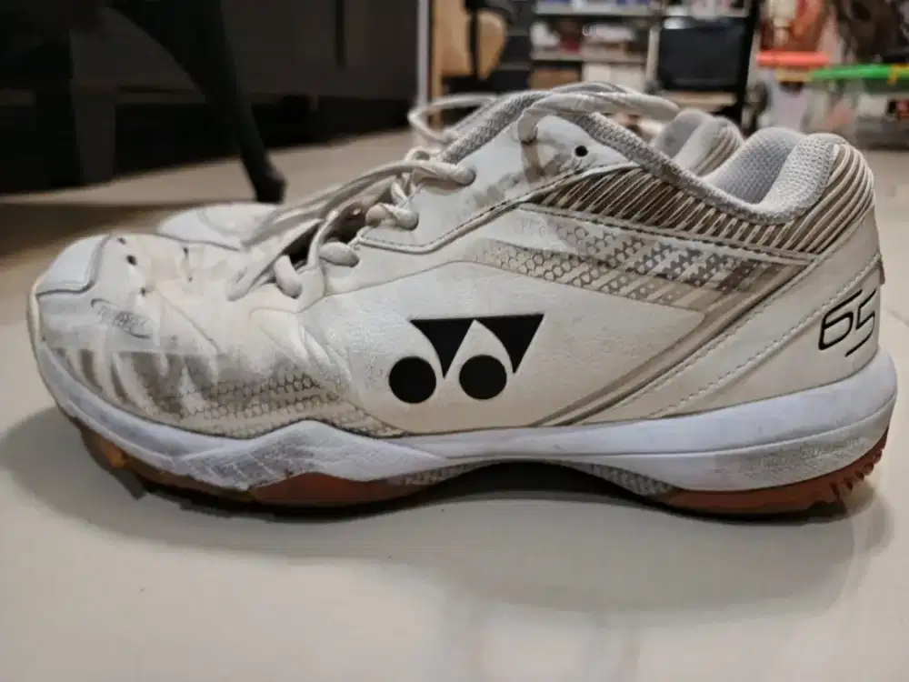 Dijual sepatu yonex shb 65 z3 sepatu badminton size 42