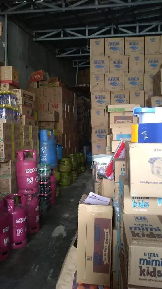 Karyawan toko untuk antar barang seperti aqua gas beras