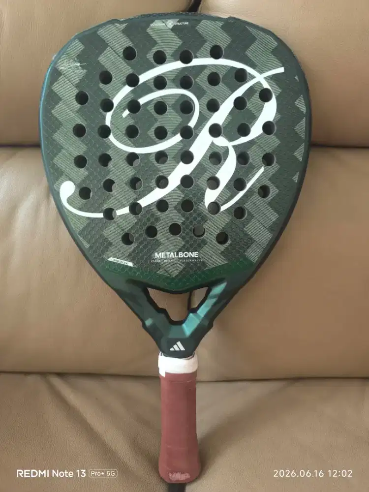 Raket padel adidas metalbone reserve 2025