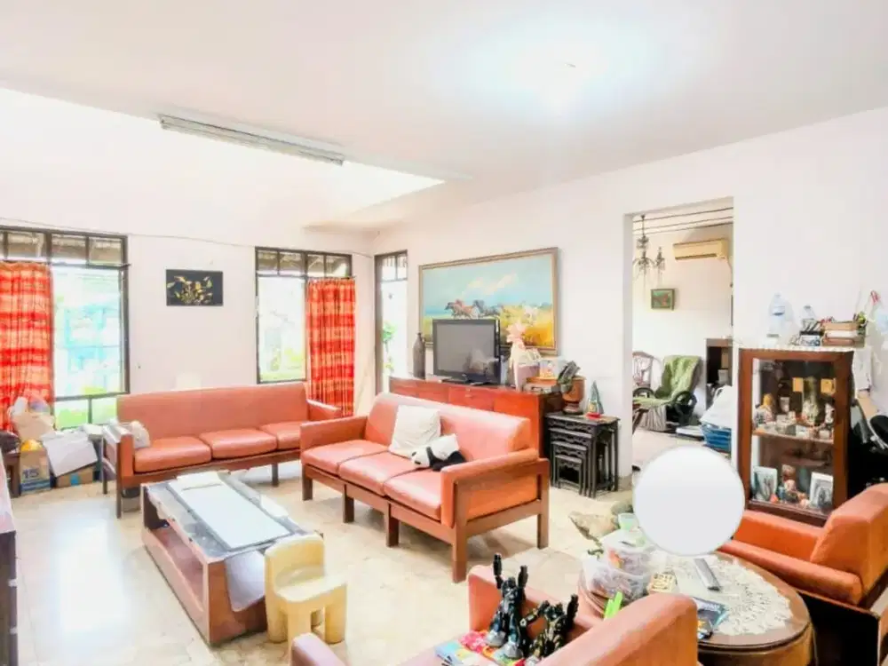 Rumah Dekat MRT LT 332m SHM Lokasi Strategis di Ciputat Raya – Halaman Depan Belakang Luas
