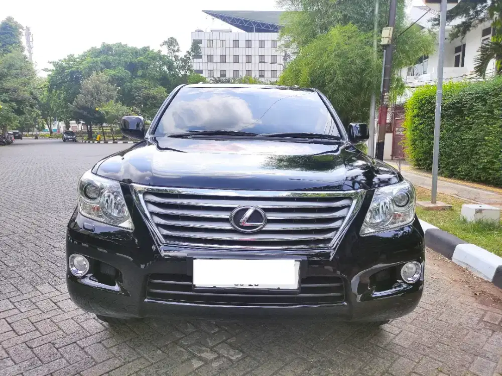 Lexus LX 570 at 2011