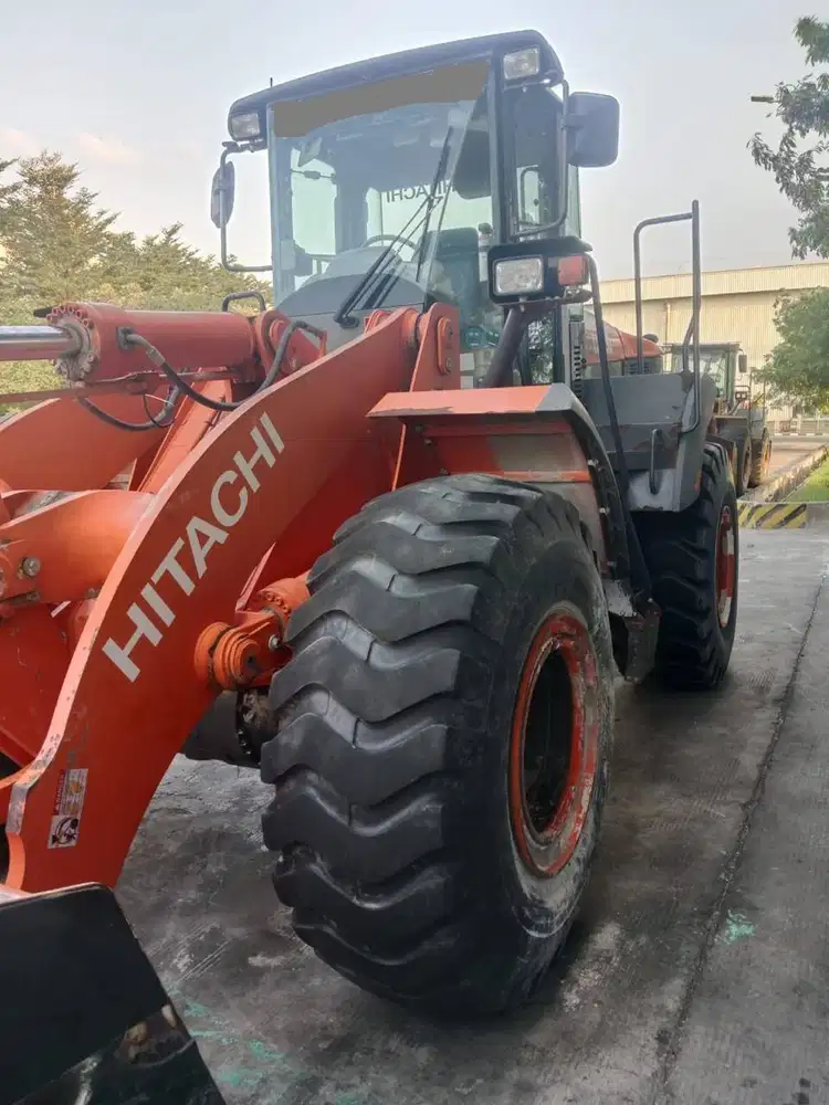 Dijual Wheel Loader Hitachi model  ZW220 Tahun 2016