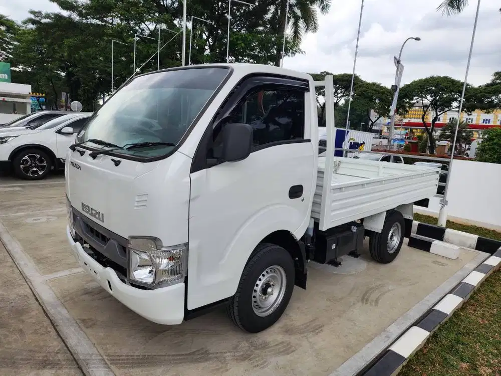 ISUZU TRAGA PU BOX