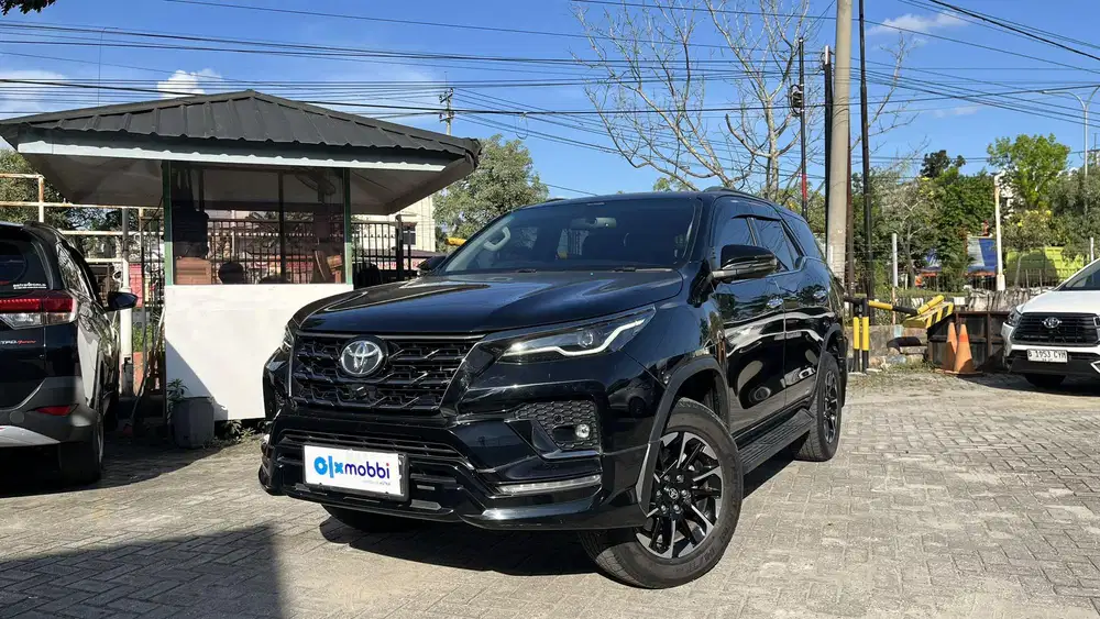 Toyota Fortuner 2.4 VRZ GR SPORT AT 2021