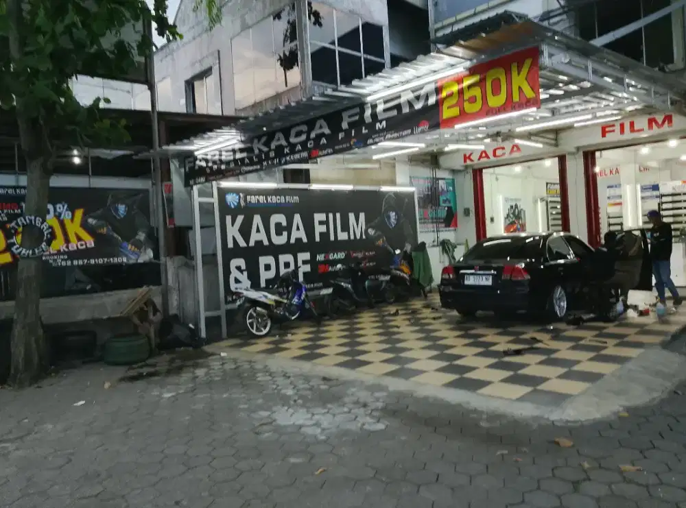 kaca film mobil dan gedung