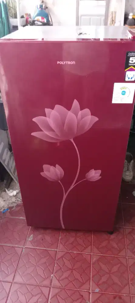 Jual kulkas bekas baru 5 bulan pemakaian