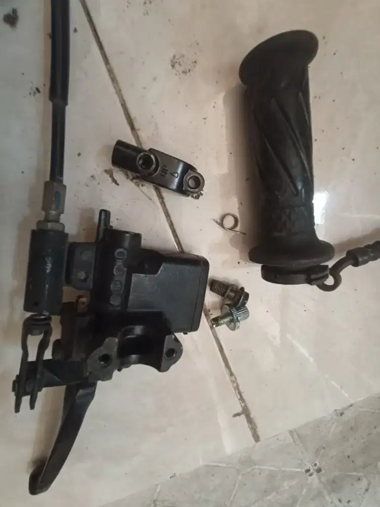 Kaliper & Master Rem, Handle Rem kanan&kiri, Selang Master Vario CBS