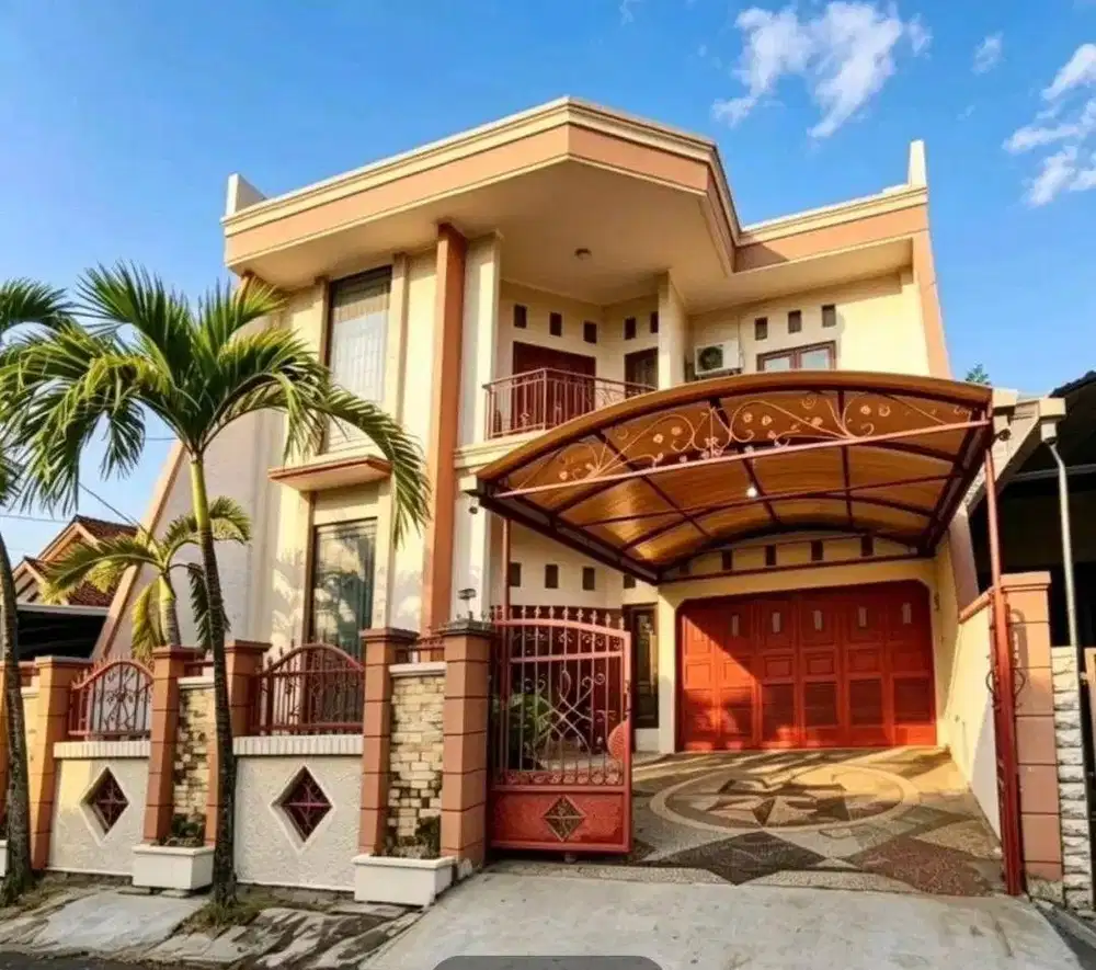 Rumah mewah tengah kota jl Kedondong Lamper Tengah