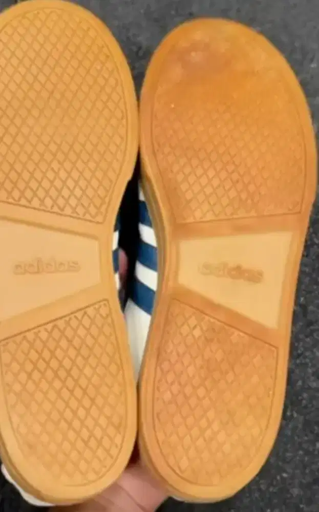 Adidas 41 26 cm minus pemakaian saja