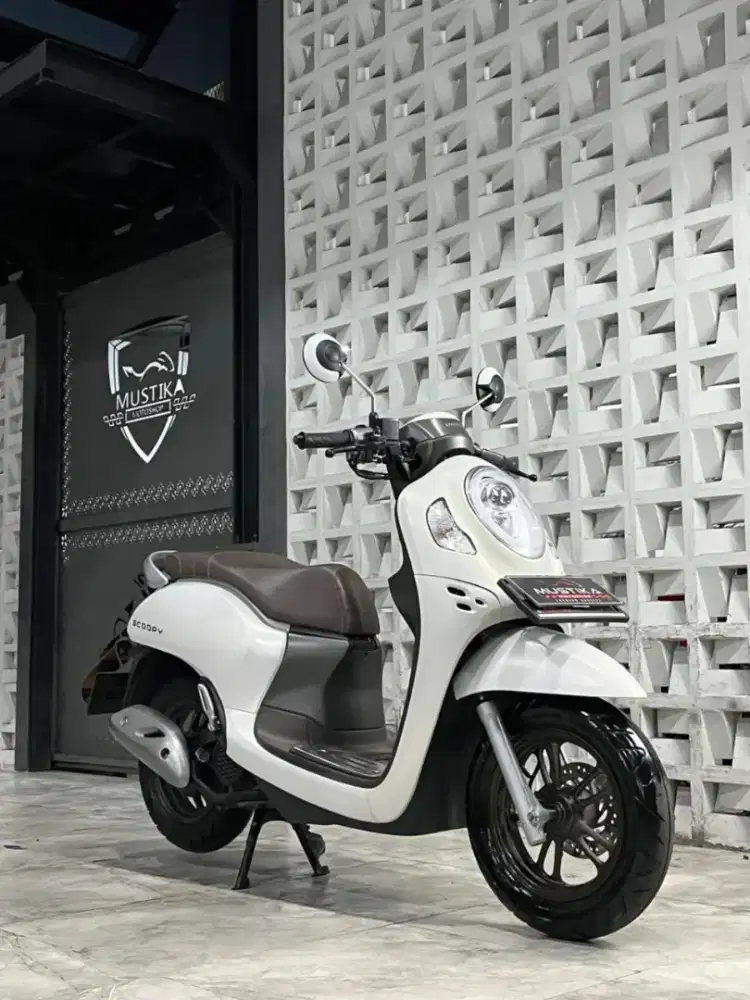 HONDA SCOOPY PRESTIGE 2023 - Chintia Mustika
