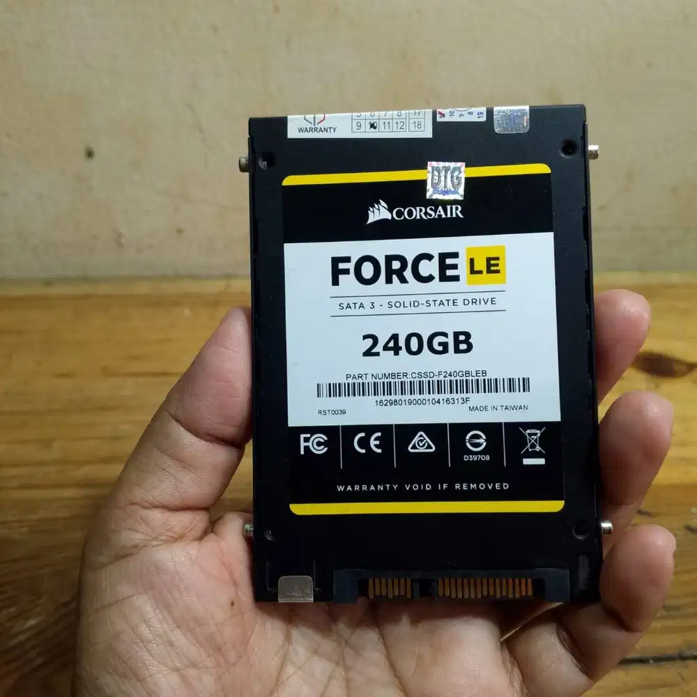 SSD Corsair 240 GB SATA