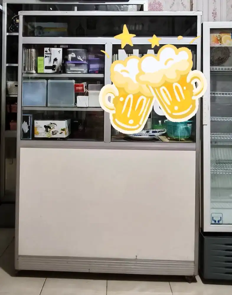 Gerobak Etalase Jualan Makanan