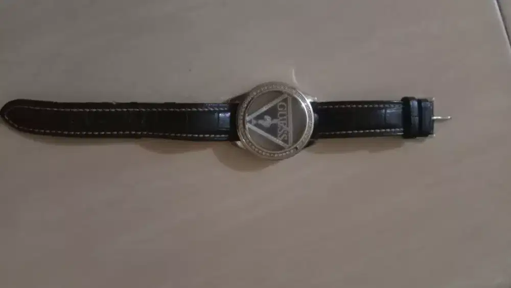 Jam tangan ori GUESS ..KULIT TALI ULAR..NO MINUS MULUS