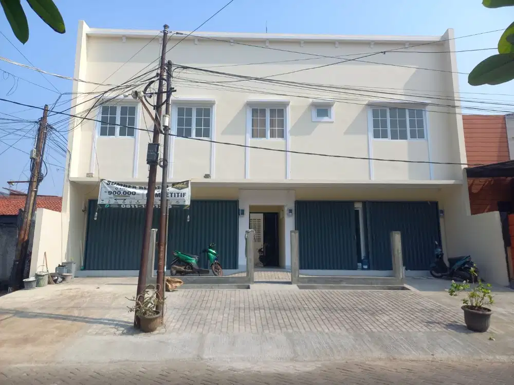 Disewakan Kios Strategis di Area Kost & Permukiman Ramai, Parkir Luas.