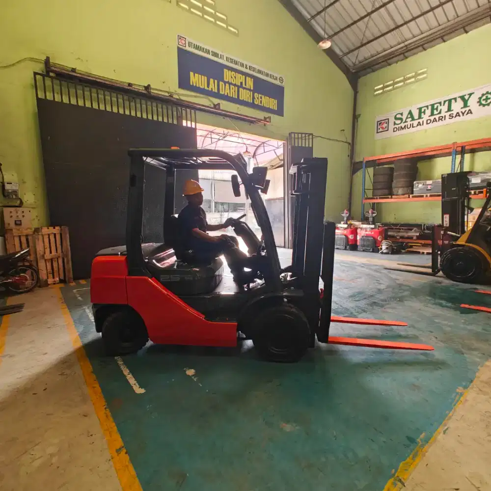 FORKLIFT SECOND 2.5 TON