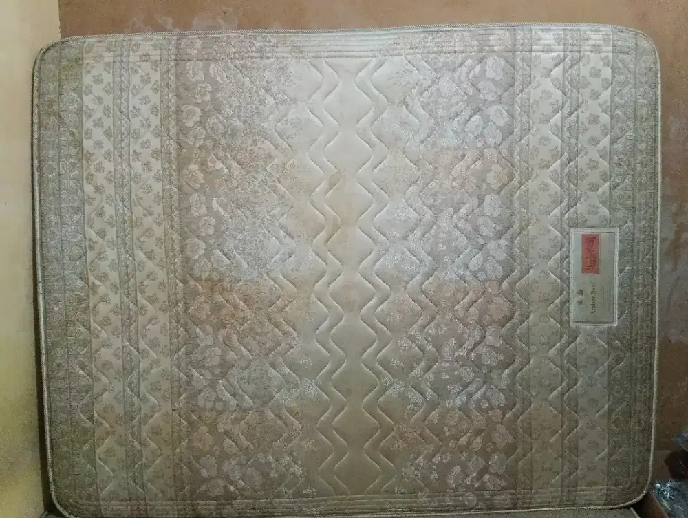 Kasur spring bed dan box