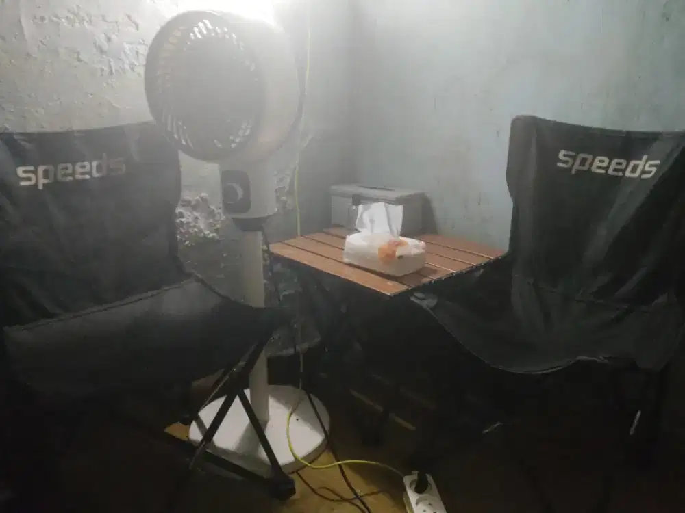 Kursi lipat dan meja lipat