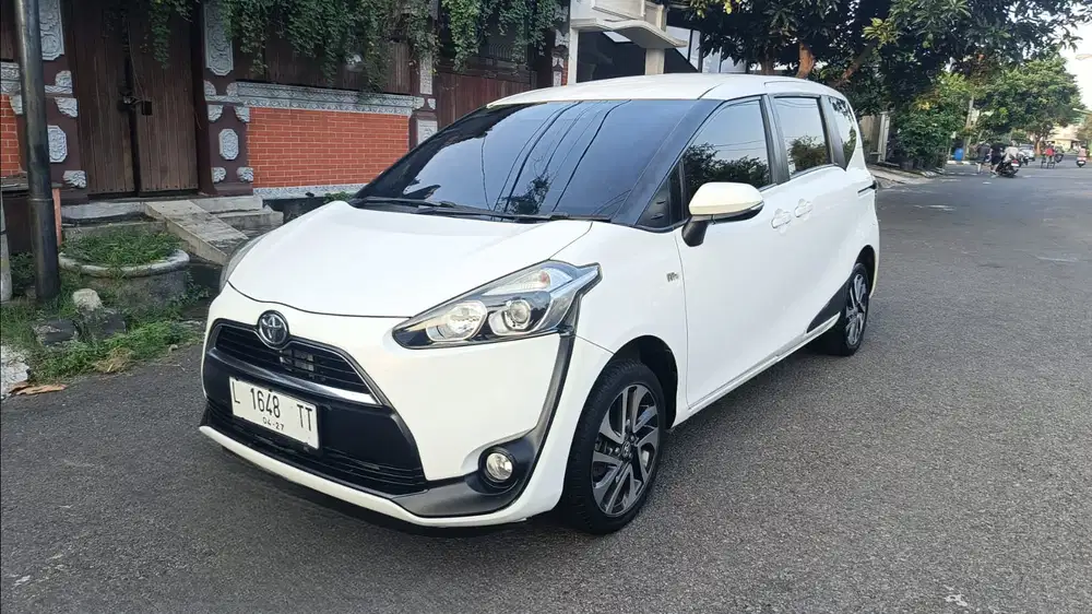 Sienta 1.5 V Automatic 2017 Low Km